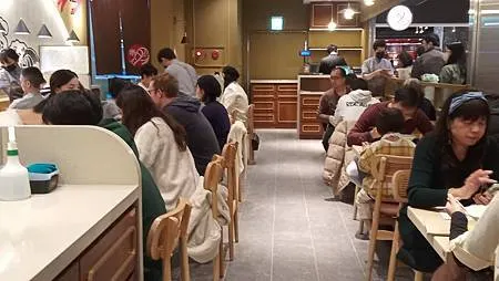 [異國美食]令人噴香的一碗新加坡樂天餐飲集團來的拉麵，集合鮮