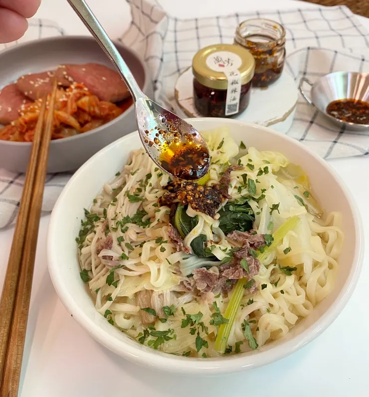 花椒辣油料理食譜 – 紅油炒手乾拌麵