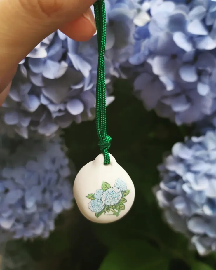 明月院的繡球花鈴一定要入手一枚的吧