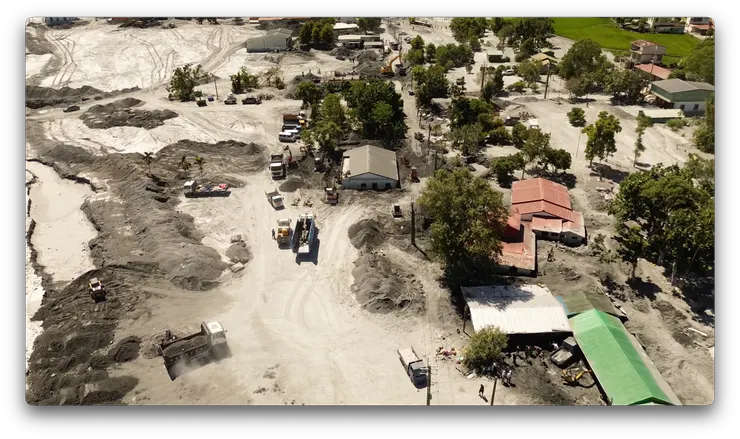 大量機械進入佛祖街