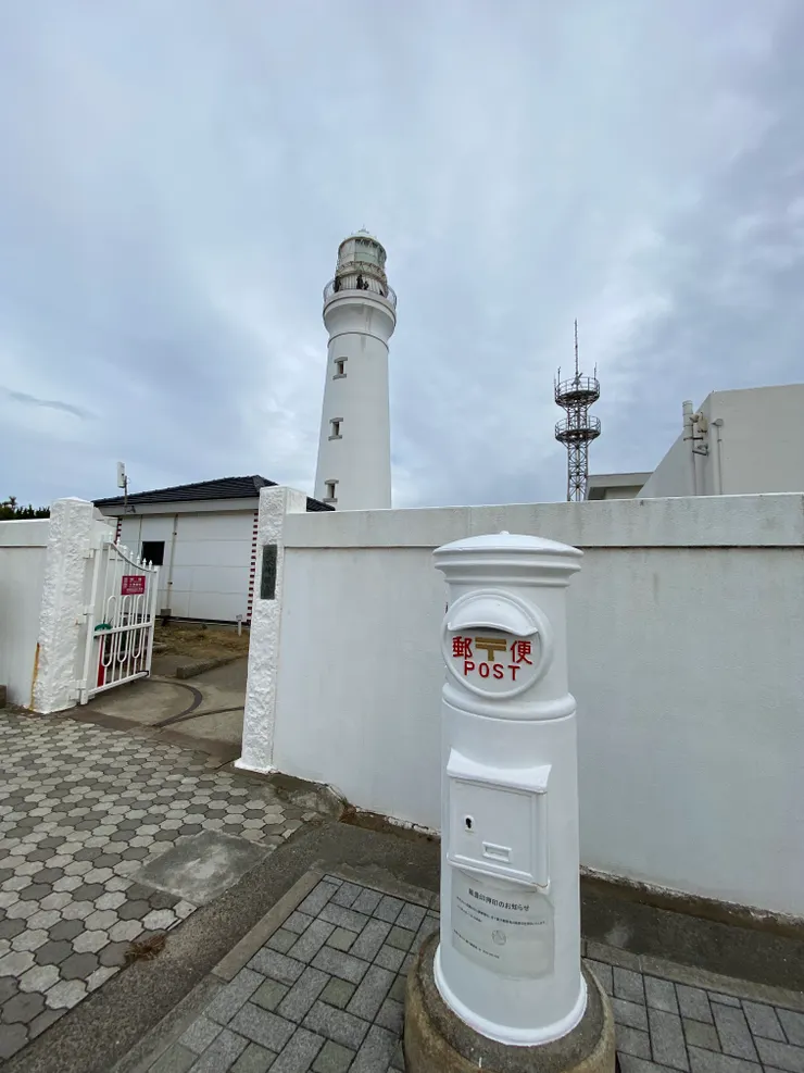 日本東京千葉縣銚子電鐵犬吠站的白色燈塔