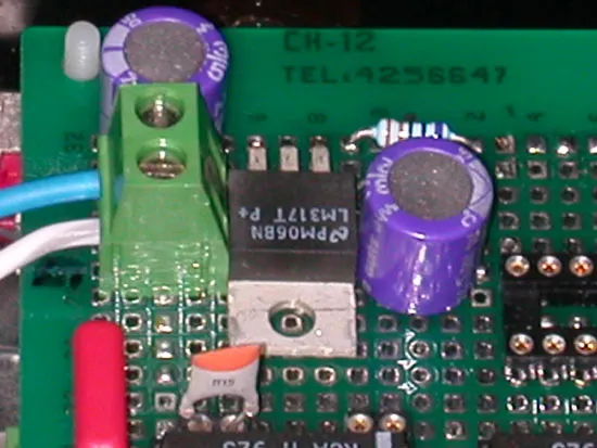 單獨設置一組 LM317 供電