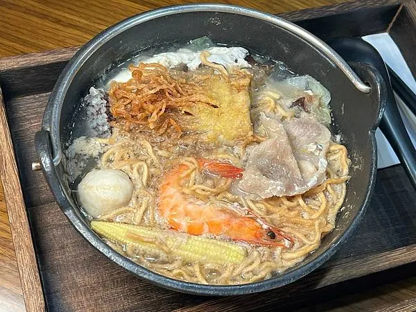 *(台中美食)雅典鑄鐵特色鍋燒意麵 / Life Bar餐酒