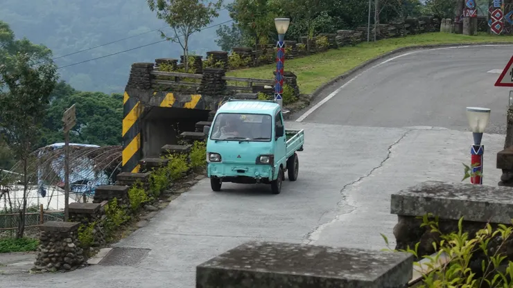 日本原裝右駕小貨車