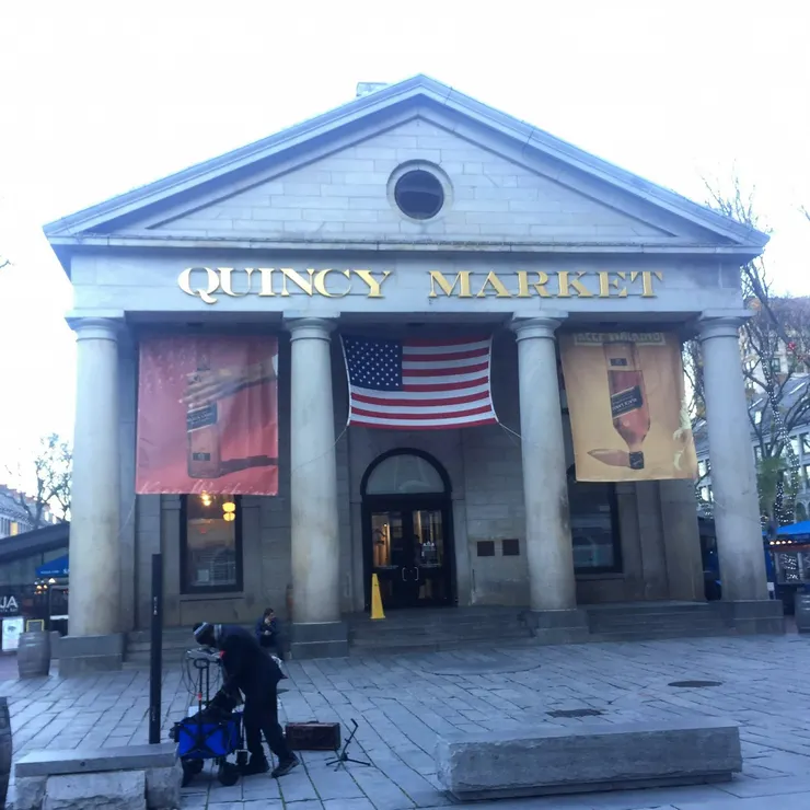 超有在歐洲散步氛圍的昆西市場