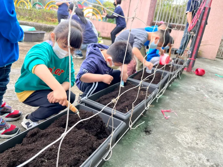 復興食農臉書,孩子手作