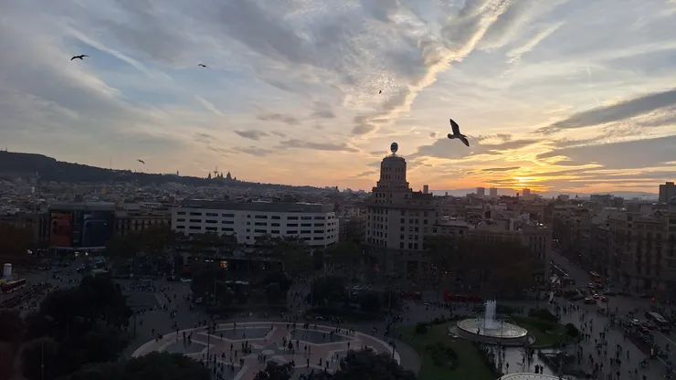夕陽下的加泰隆尼亞廣場
