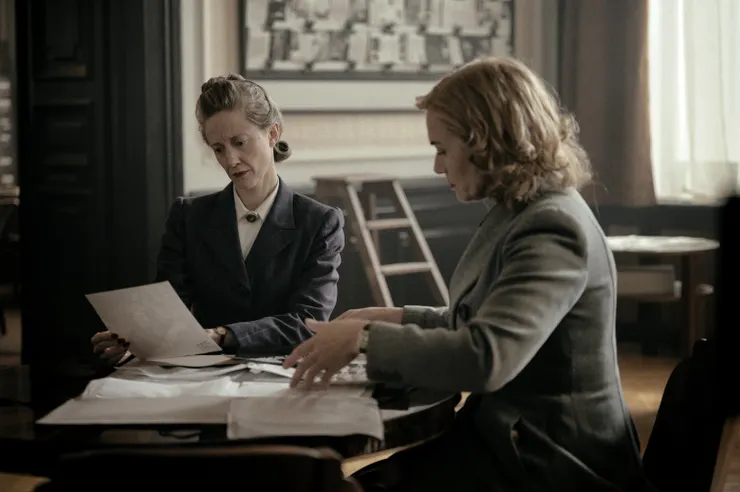 奧黛麗‧威瑟斯與黎‧米勒（圖片取自IMDb）