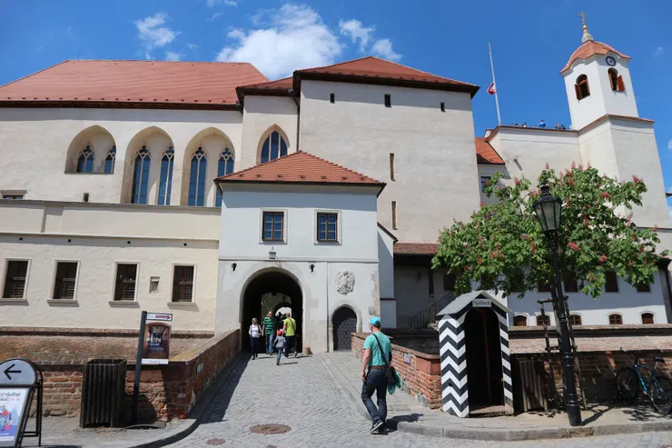 城堡內部目前改建為國家博物館