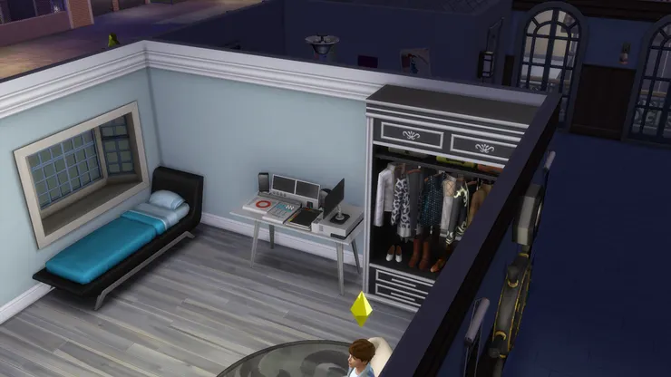 這麼男性化的房間便是月的睡房。