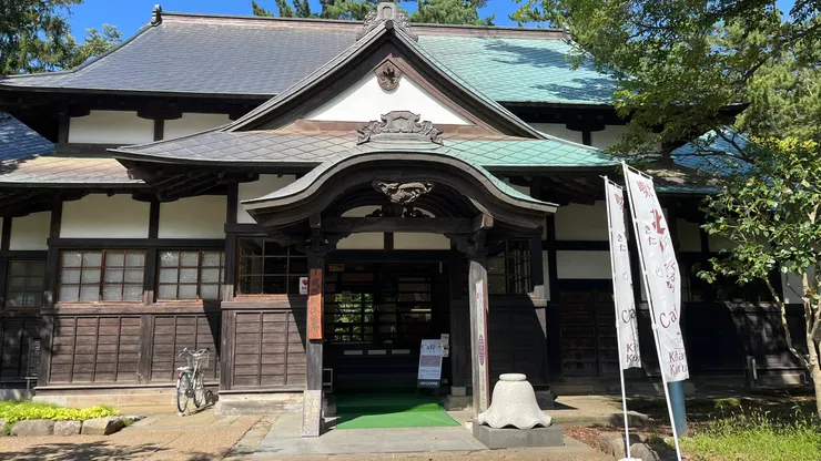 慢慢感受城堡氛圍。