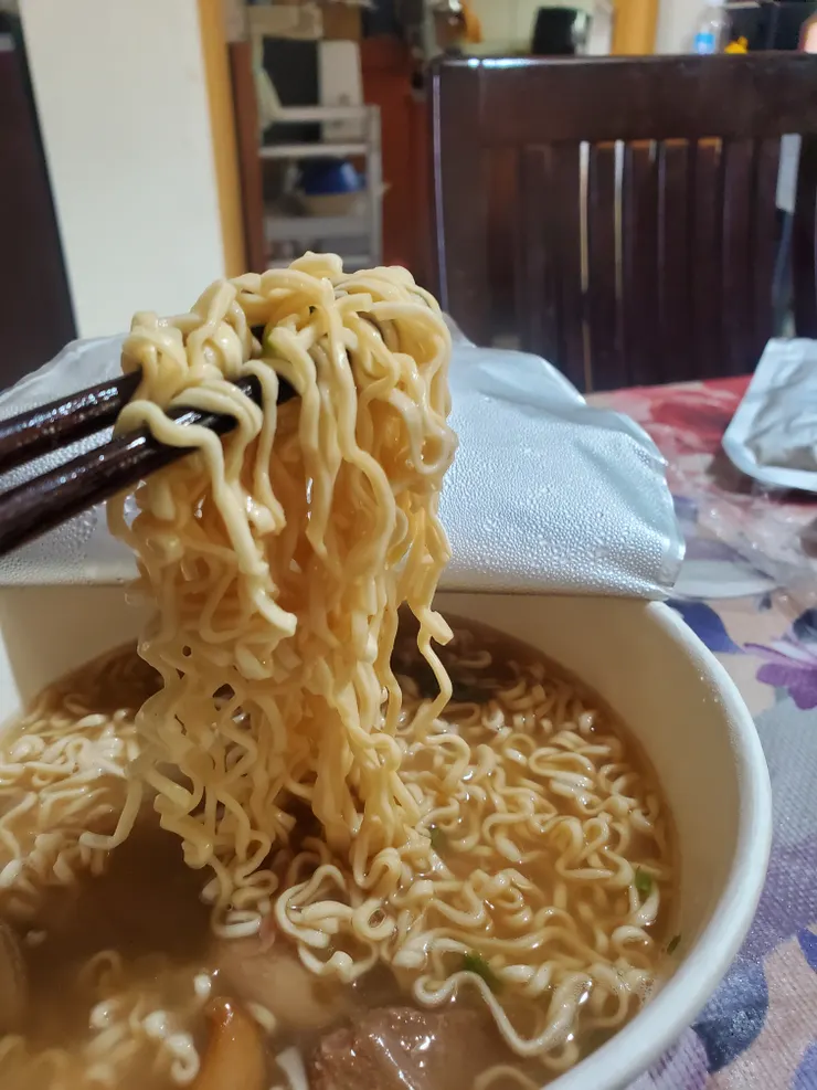 麵體是一般的泡麵