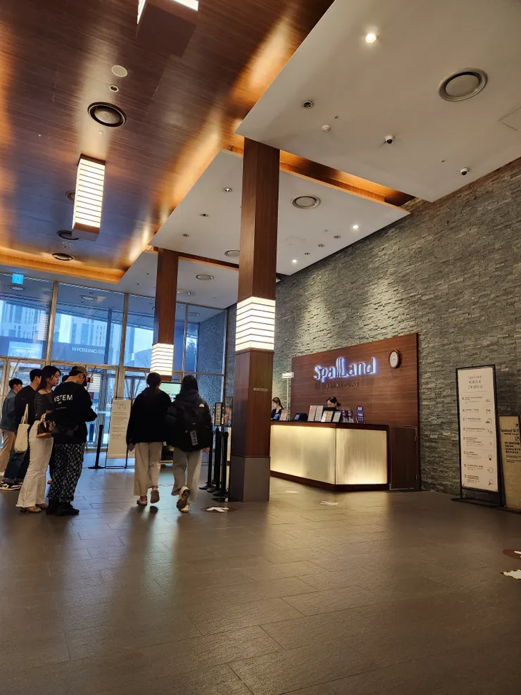 抽號碼牌排隊入場認證