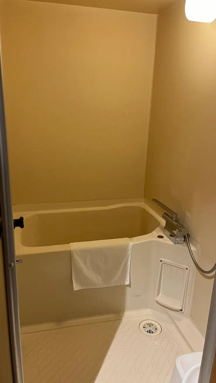 大概也是因為如此，浴室設計不大。