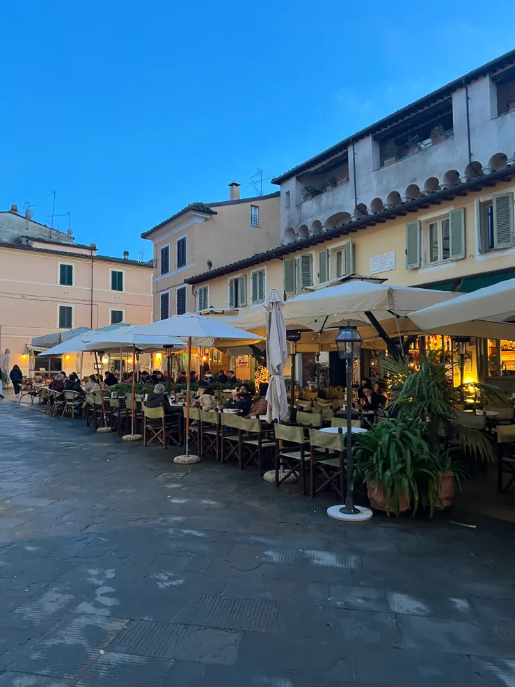 傍晚的皮耶特拉桑塔