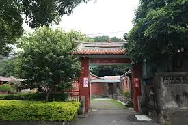 莊嚴的牌樓（圖片截圖於網路）