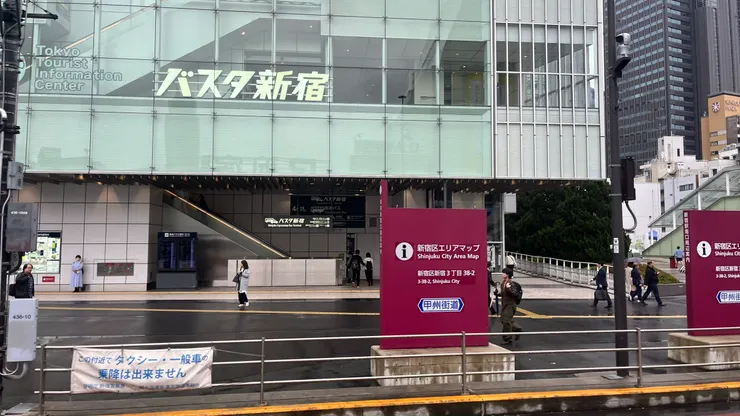 看不太出來是巴士總站。