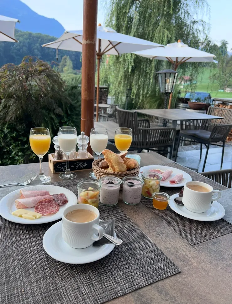 早餐吃這麼好，中午就可以簡單吃了，旅人省錢的秘訣