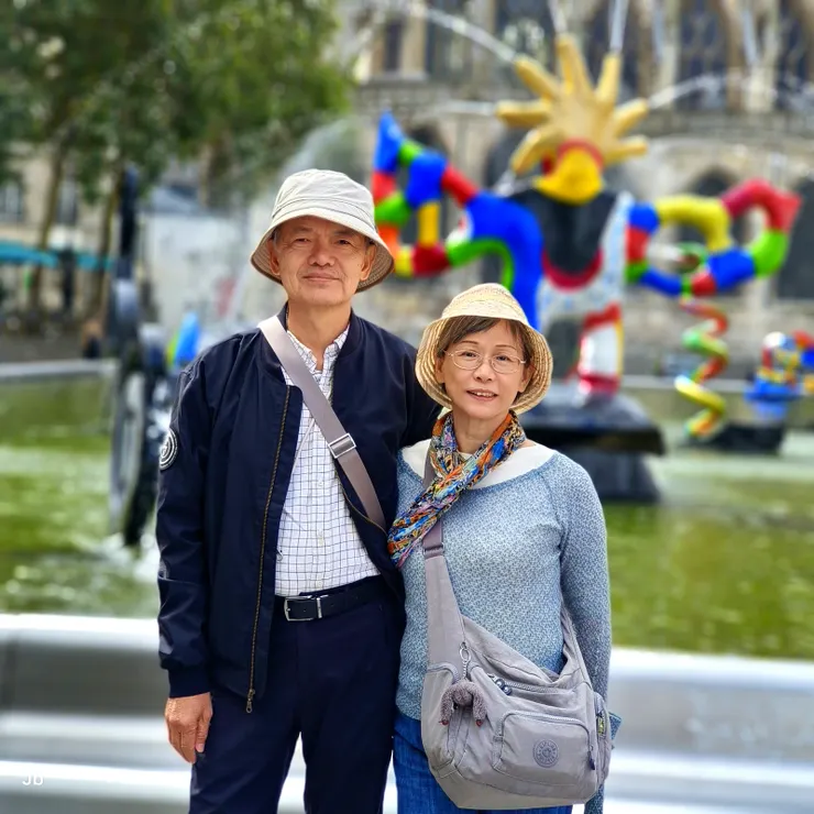 【史特拉汶斯基噴泉雕塑繽紛有趣！在龐畢度中心（Centre Pompidou）旁邊的史特拉汶斯基廣場（Place Stravinsky）。】