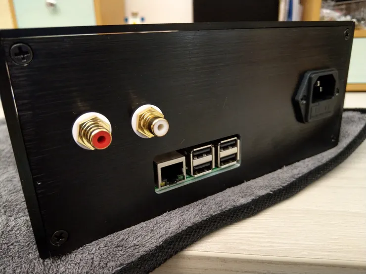 背板孔位還算到位