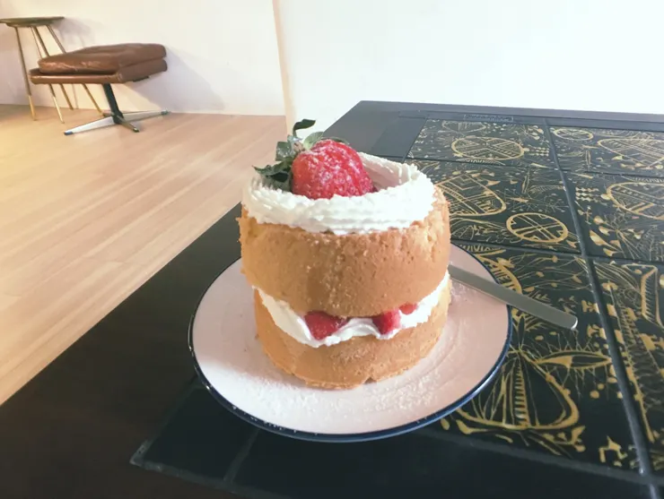 圖為2019年開幕時的初版草莓戚風