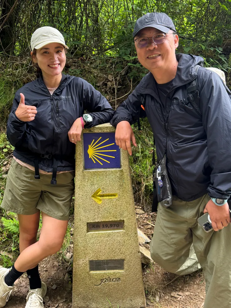 又有好心的朝聖者幫我們夫妻俩拍照～
