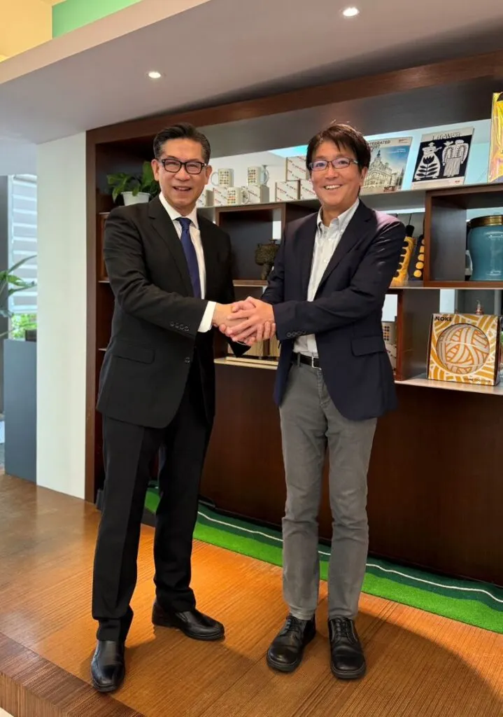 ▲(左起)十分好創意董事長楊忠翰、電通公關執行董事前田宗德。十分好創意與日本電通公關將透過策略性結盟，共享境內外資訊、資源、專業與人脈網絡，為兩地客戶打造更具競爭力的公關與行銷服務。