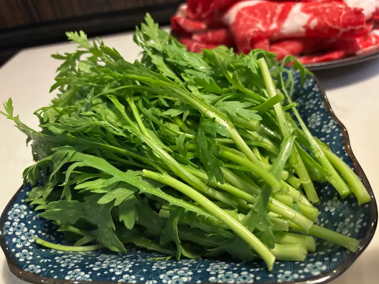 山茼蒿（建議白湯 不然會很辣）