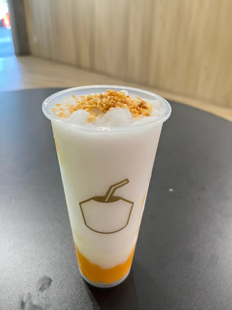 coconut ice bomb with mango 椰子芒果冰沙