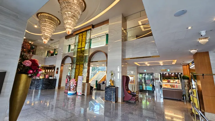 台北花園大酒店的氣派大廳!