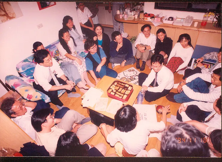 通常我會利用閒聊的時候來學習，問問朋友最近看了什麼好書有什麼心得?有哪些精采的電影?追了那些劇?參加哪些有趣的活動?若要分享訊息給朋友，我也會談一些最近有那些朋友或公益團體做了哪些事，有哪些地方我們可以幫忙。