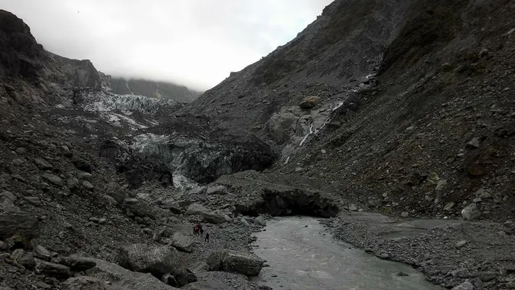 冰川與遠山的雪