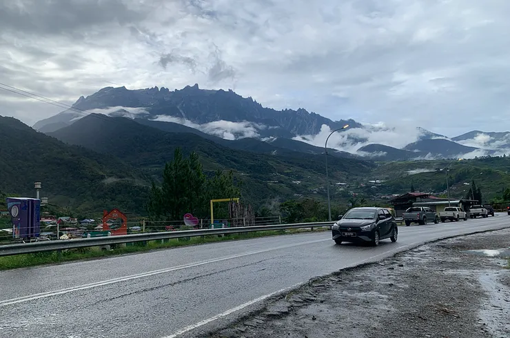 在路上隨時都可能看到神山的身影