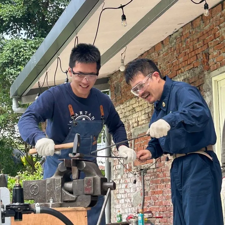 一個小小的Ｕ型治具卷起了套管 Photo Via：繹心山房