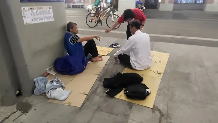 台中火車站遊民(李建崑攝影)