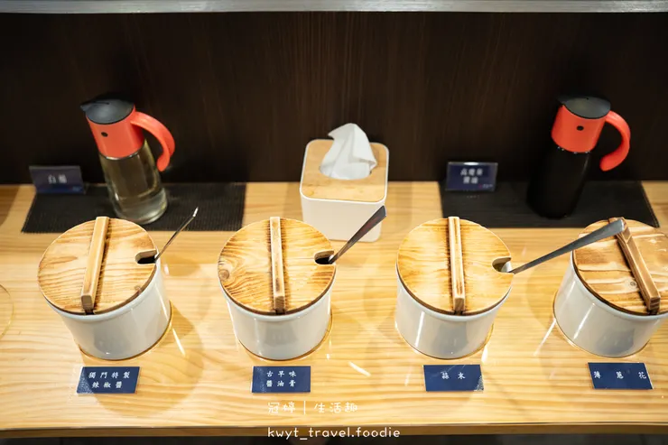 [台南親子友善餐廳]敝姓鍋台南海安店，龍蝦海陸套餐、過年限定內用年菜超澎湃，台南過年聚餐推薦，附最新菜單