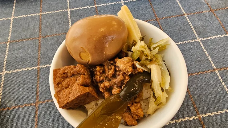 高雄圓山的早餐有各式各樣我超愛的古早味可以隨意搭配!