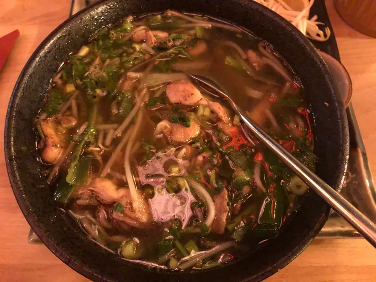 越南湯麵 有熟悉的油蔥味