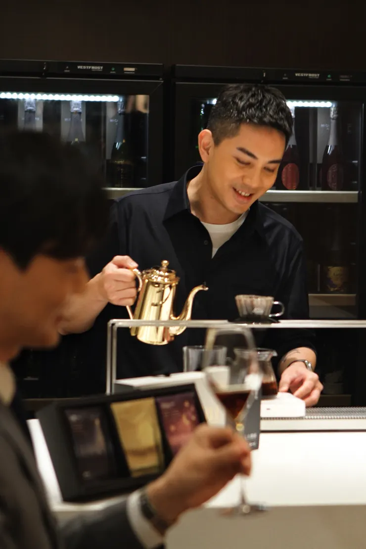 咖啡多層次的風味就像人生是百感交集。更多文字寫不完的，蔡侑霖邀請讀者品嚐感受。圖/蔡侑霖提供