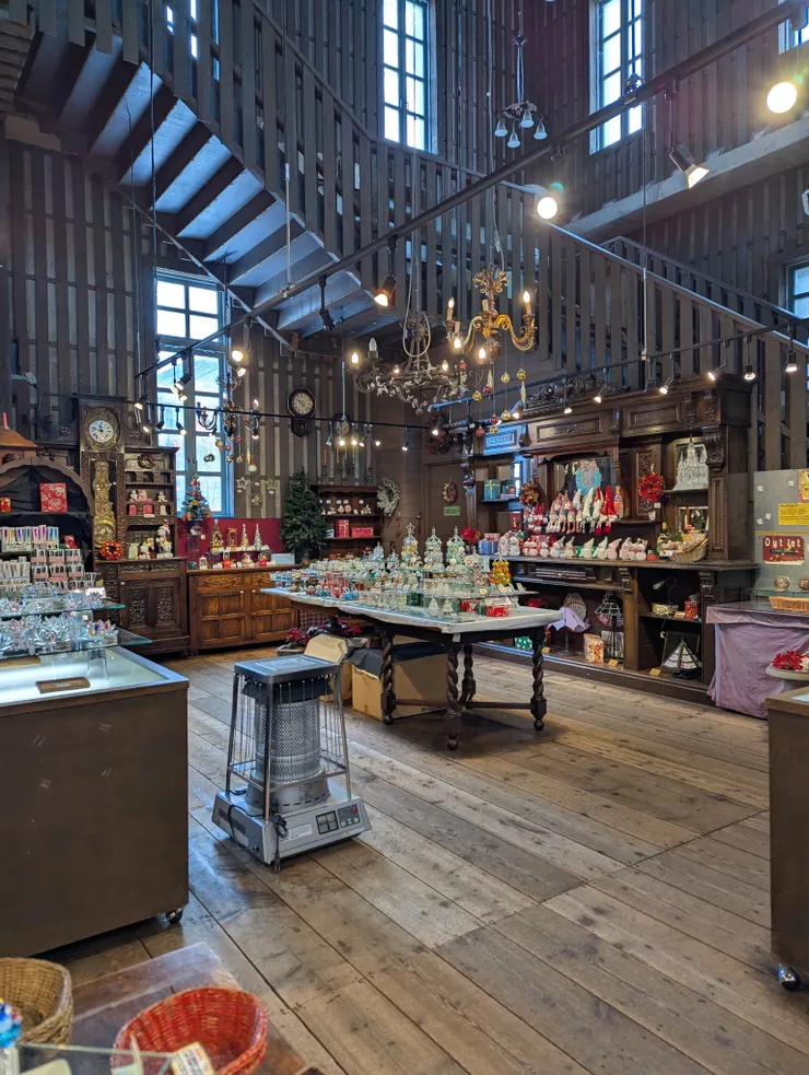 店裡的聖誕節專區（那個暖氣機好突兀...