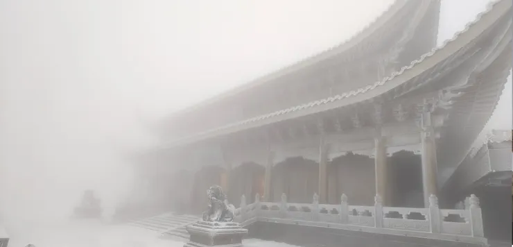 峨嵋山下大雪看拍