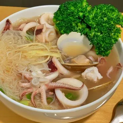 海味十足-小卷麵線（圖片截圖於網路）