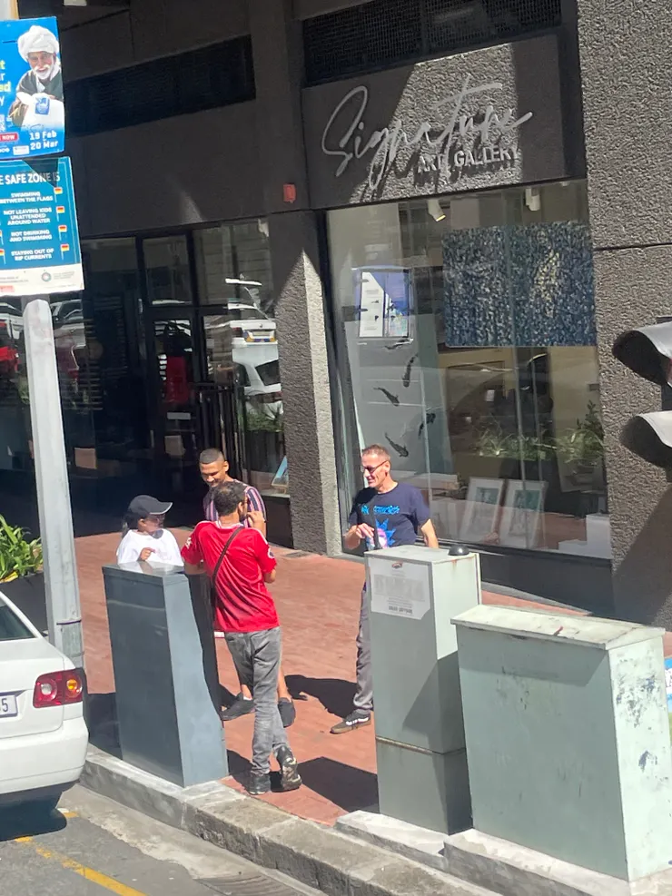 週五早上11點的街景