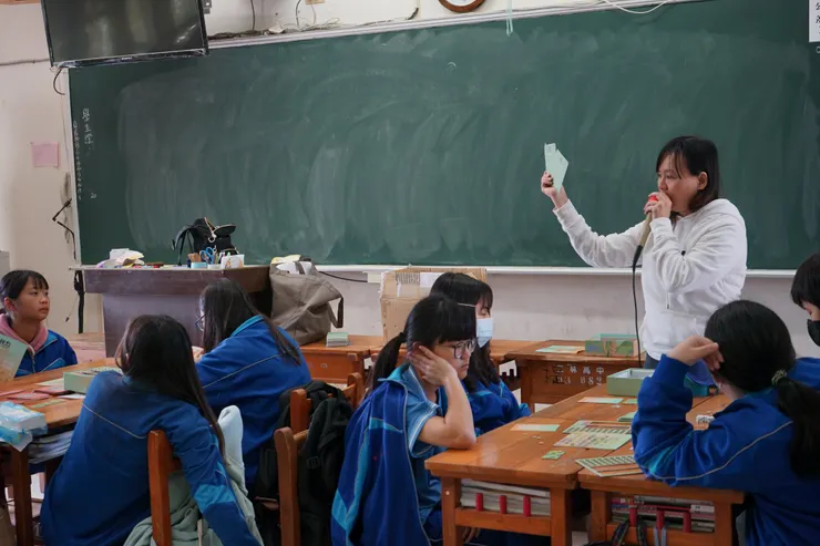 由陳琦欣老師設計的「農村與文學」課程,嘗試運用二林獨特的農村發展脈絡,開展出深度觀察地方社會的視野。