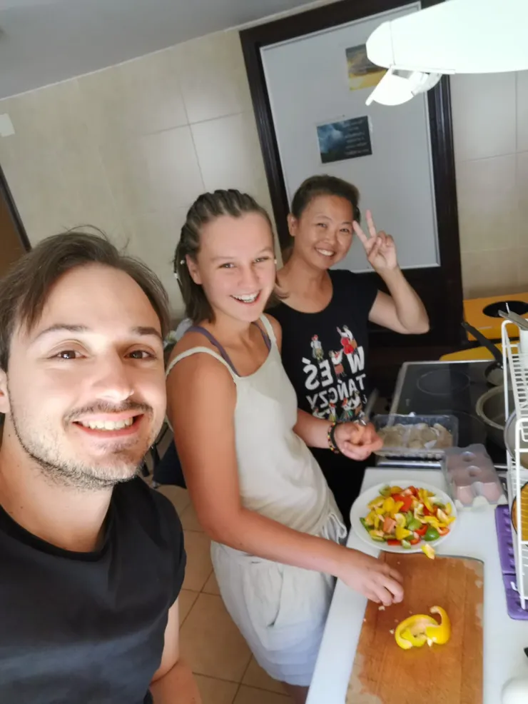 shot by Roberto :Magdalena ( 奧地利 ) 17歲 & Roberto ( 義大利 ) 29 歲 & Me ( 台灣 ) 43 歲.