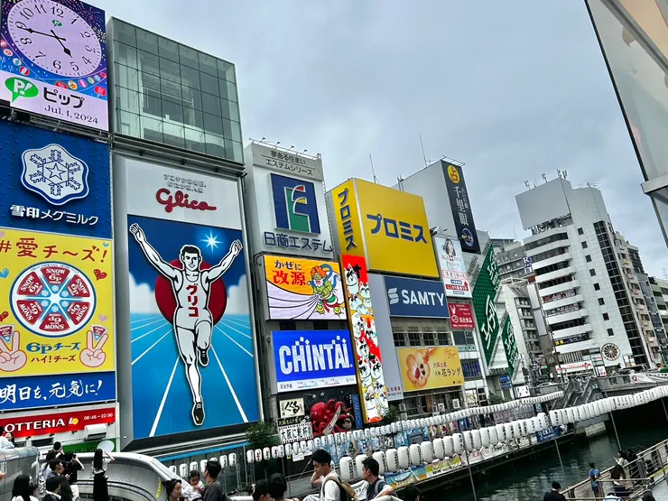 道頓堀著名景點：固力果跑跑人