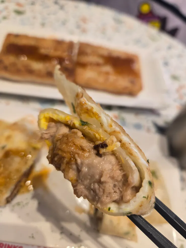 看看這有加美奶滋拌的鮪魚餡料愛了