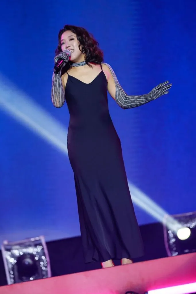 ▲金曲獎最佳台語女歌手李竺芯獻唱，為典禮寫下最動人的尾聲。(雲林縣政府提供)