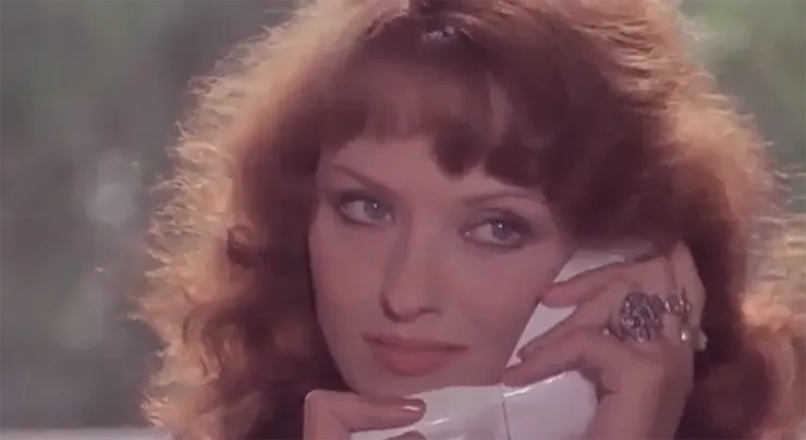 芬媚潘露絲在《俏師娘》片中一鏡頭。