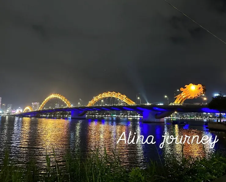 夜晚的龍橋 景色更美
